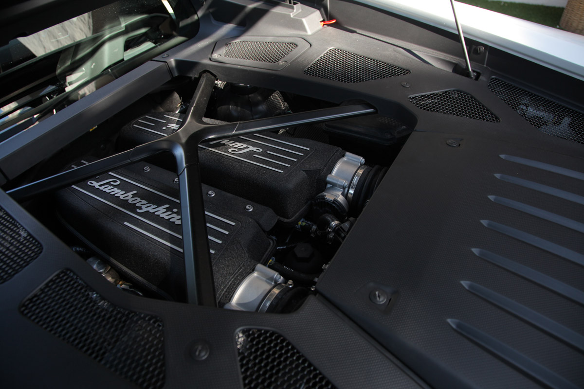 Lamborghini Huracan LP 610-4 2014 engine