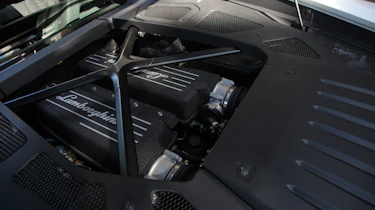 Lamborghini Huracan LP 610-4 2014 engine