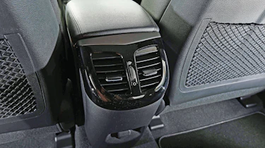 Hyundai i40 - rear vents