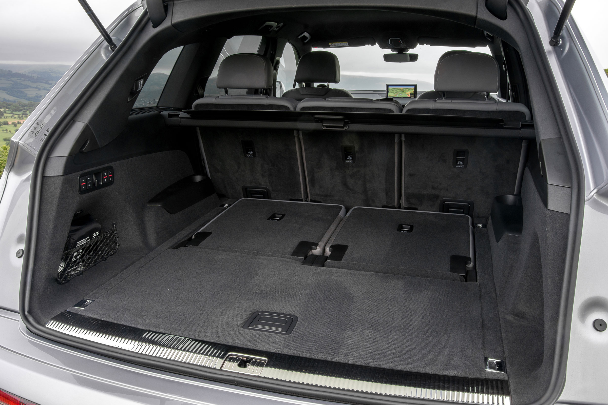 Audi Q7 - boot