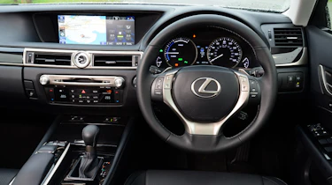 Lexus GS 300h Luxury interior
