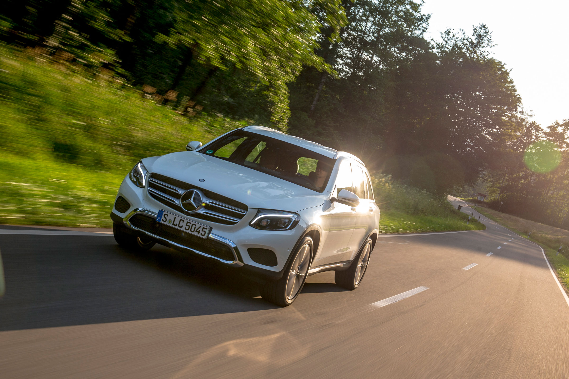 Mercedes GLC 350e - front tracking