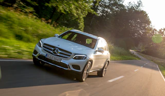 Mercedes GLC 350e - front tracking