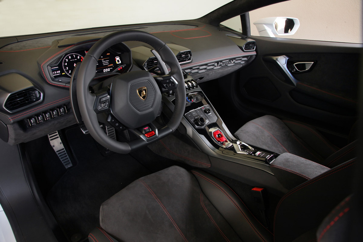 Lamborghini Huracan LP 610-4 2014 interior