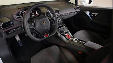 Lamborghini Huracan LP 610-4 2014 interior