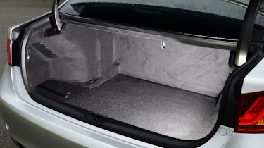 Lexus GS 300h Luxury boot