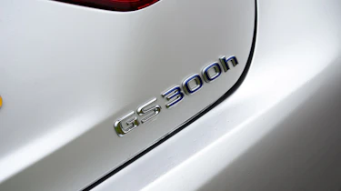 Lexus GS 300h Luxury badge