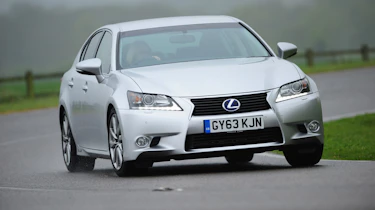 Lexus GS 300h Luxury action