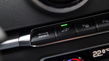 Audi A3 e-tron Sportback buttons