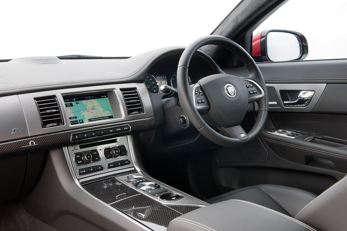 Jaguar XFR dash