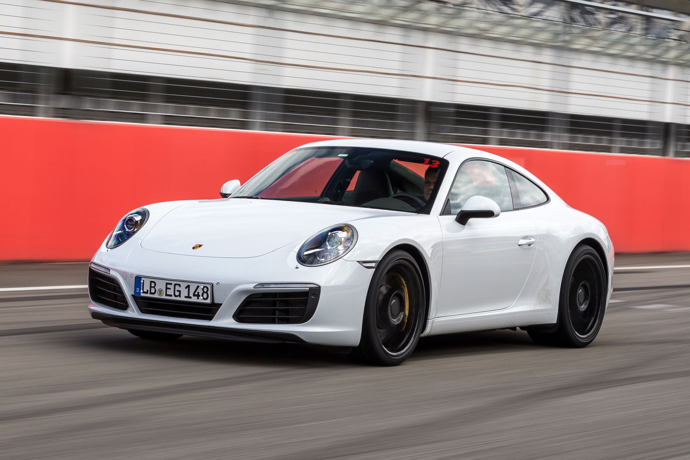 Porsche 911 - front