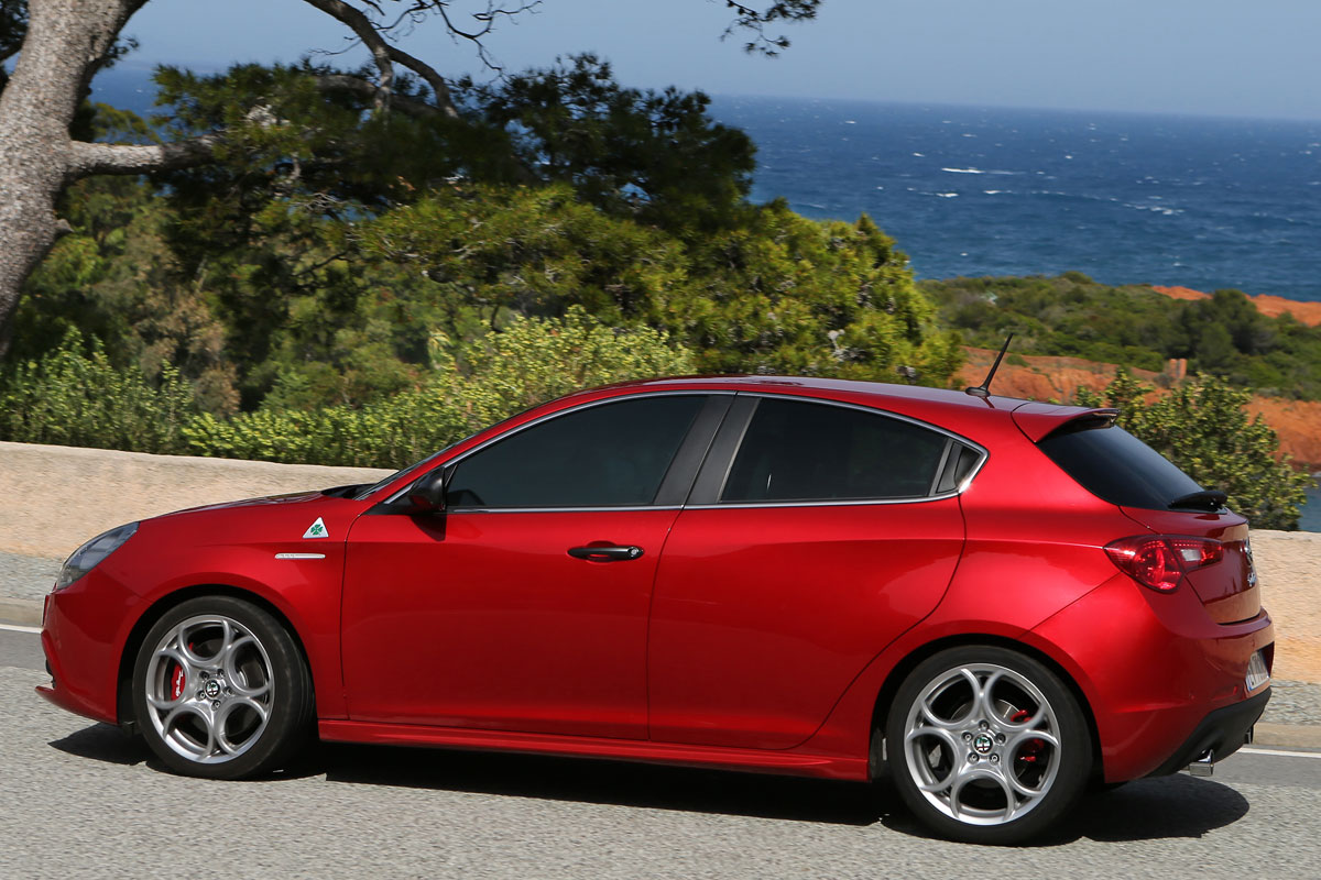 Alfa Romeo Giulietta Cloverleaf profile