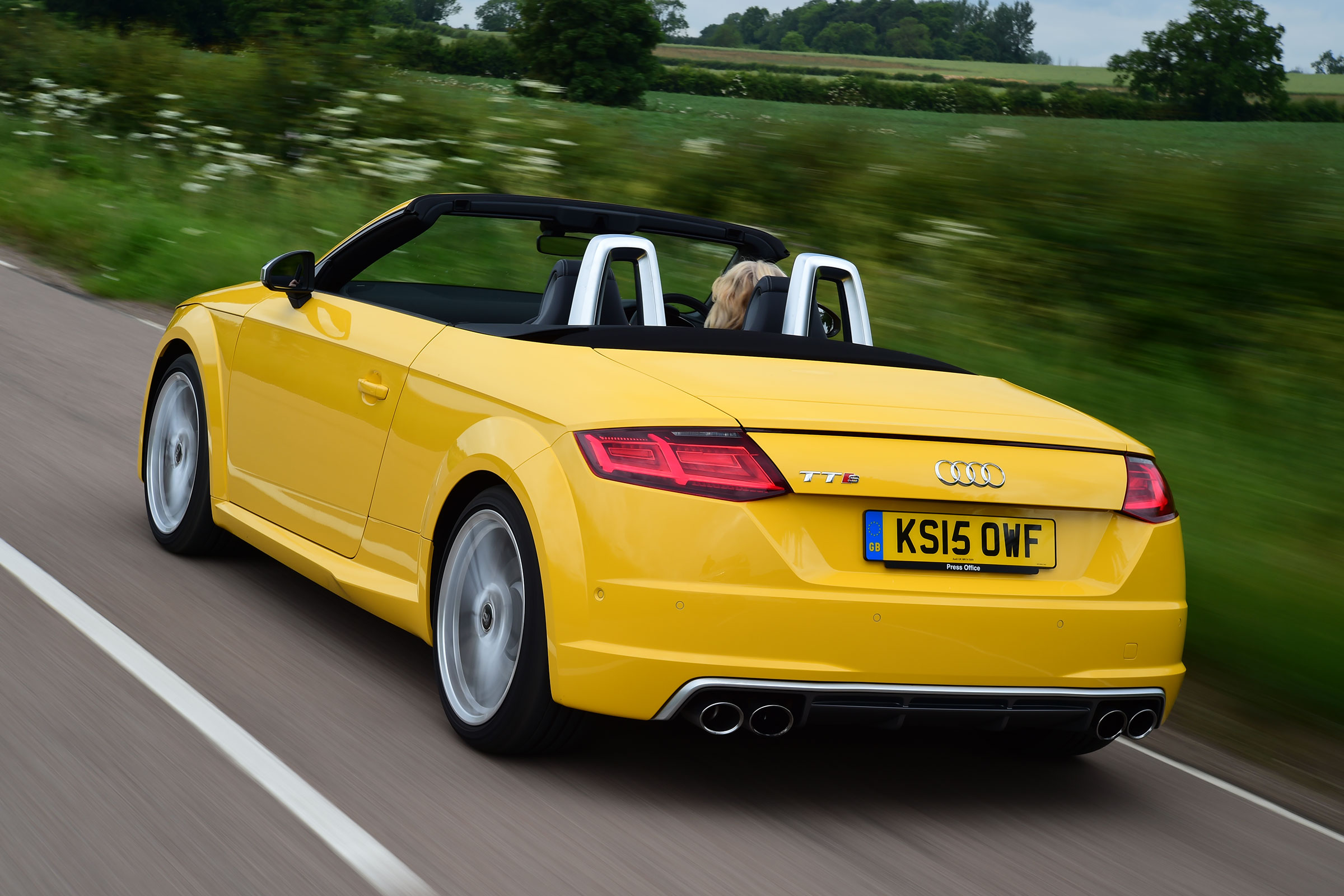 Audi TTS Roadster - rear tracking