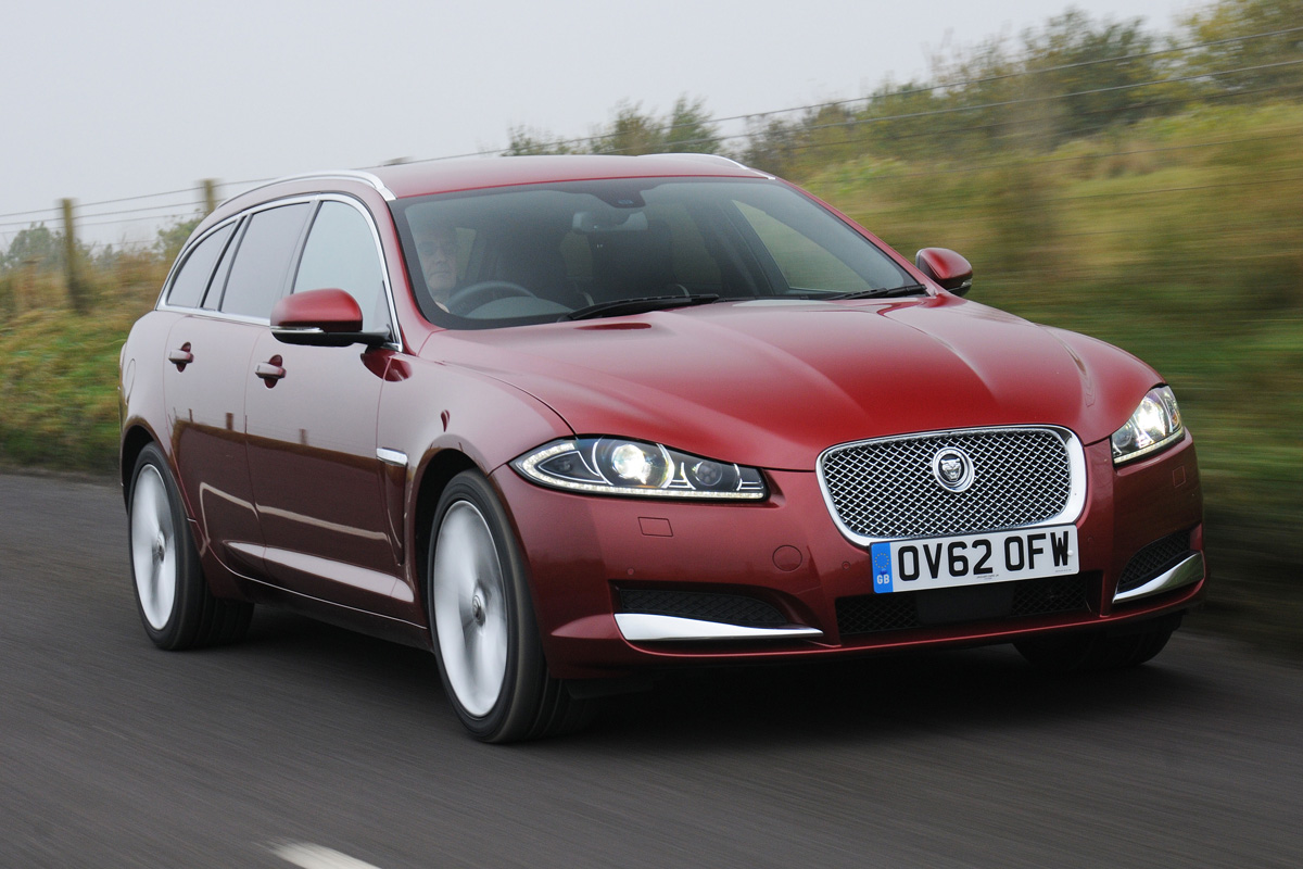 Jaguar XF Sportbrake front action