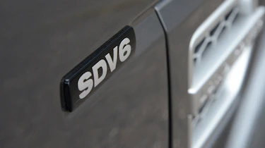Land Rover Discovery badge