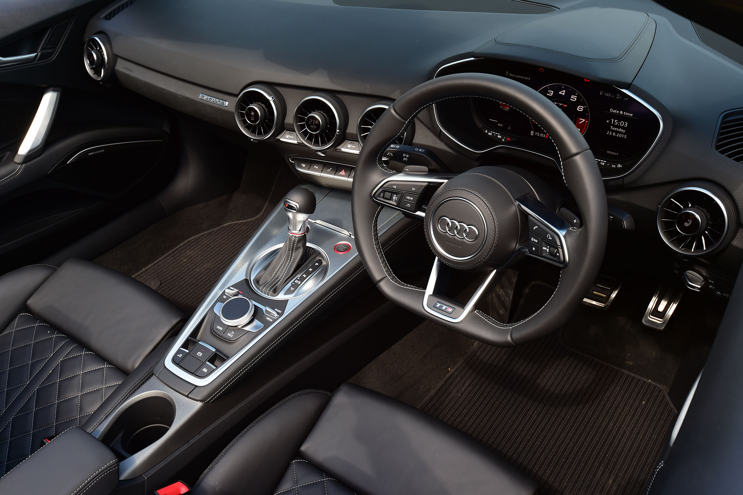 Audi TTS Roadster - cabin