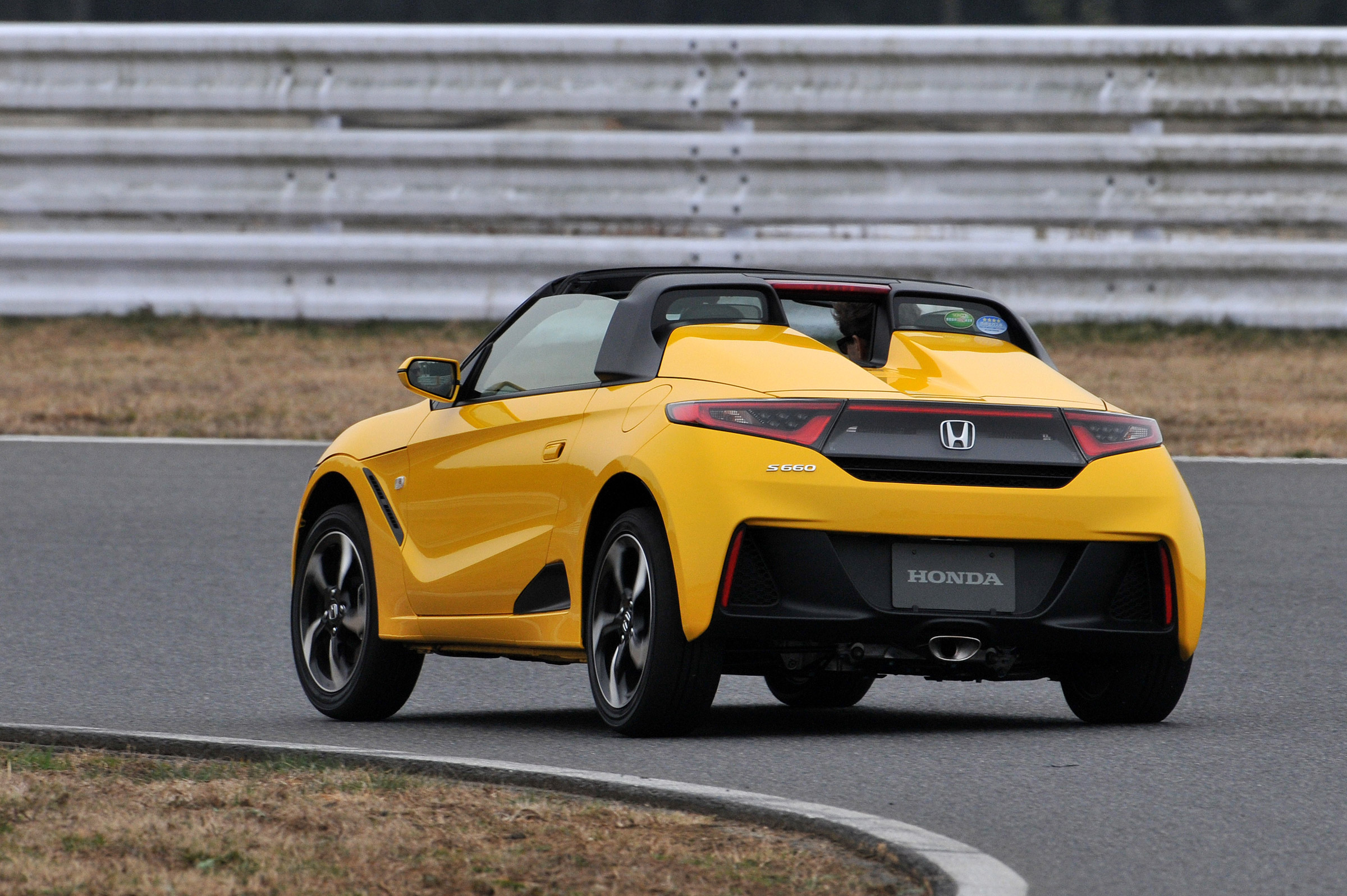 Honda S660 rear cornering