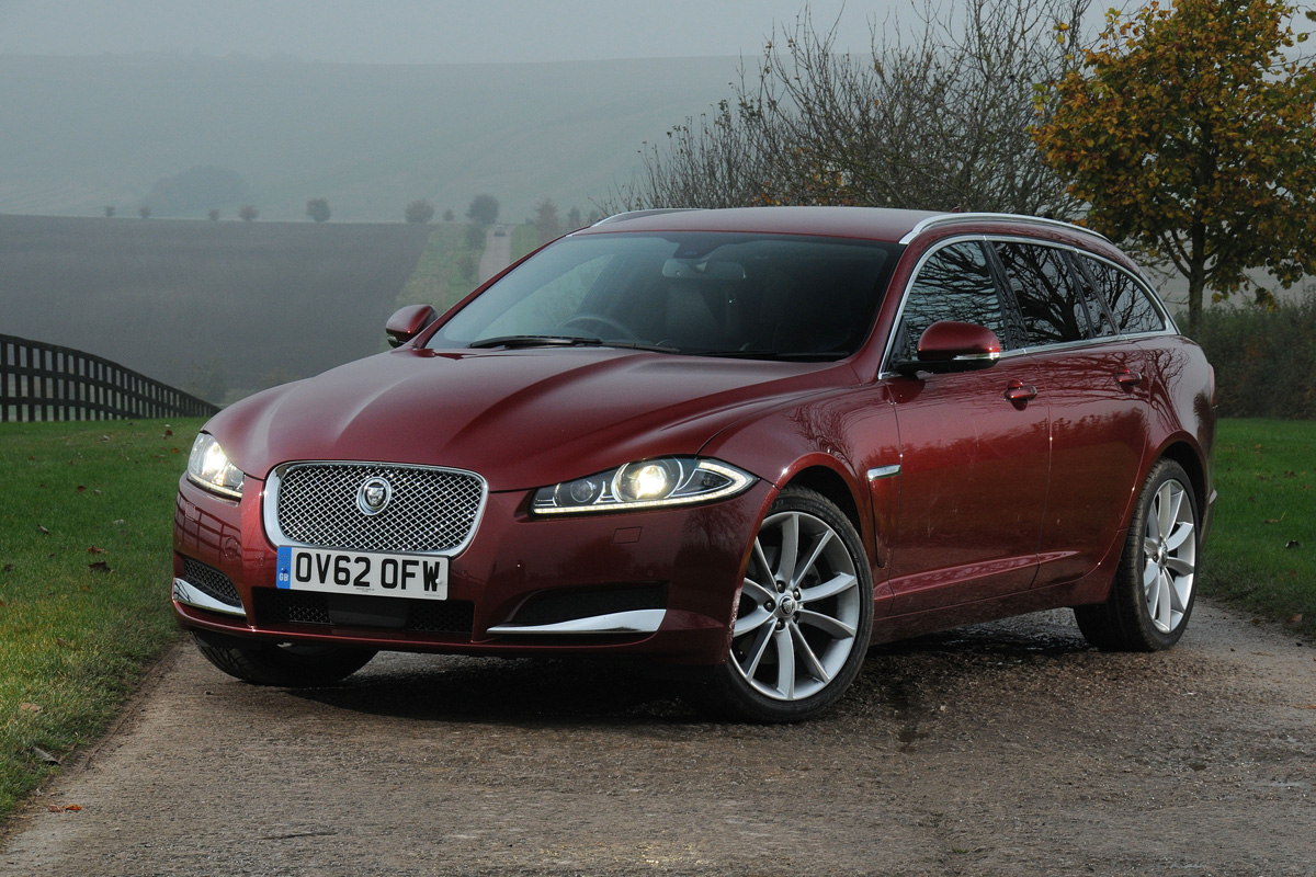 Jaguar XF Sportbrake front three-quarters