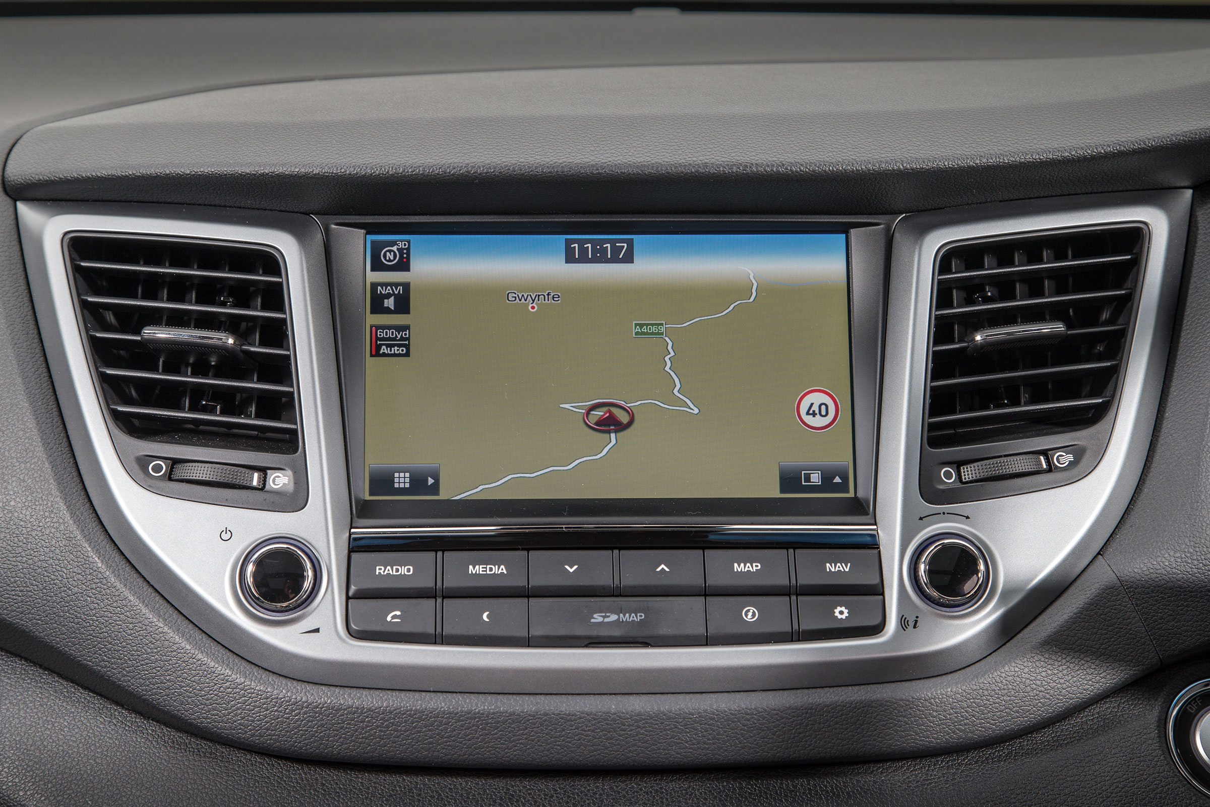 Hyundai Tucson - screen