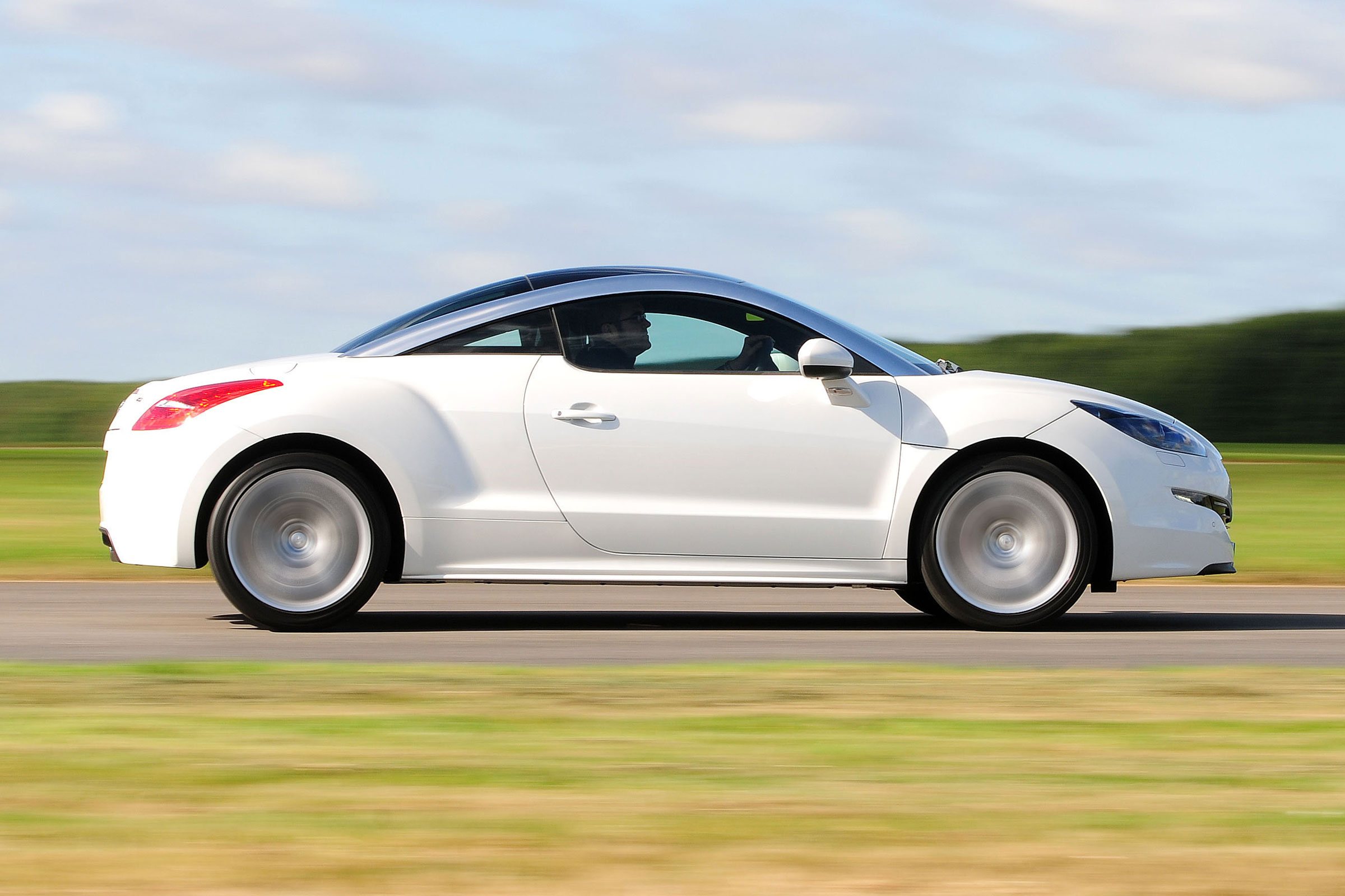 Peugeot RCZ - panning