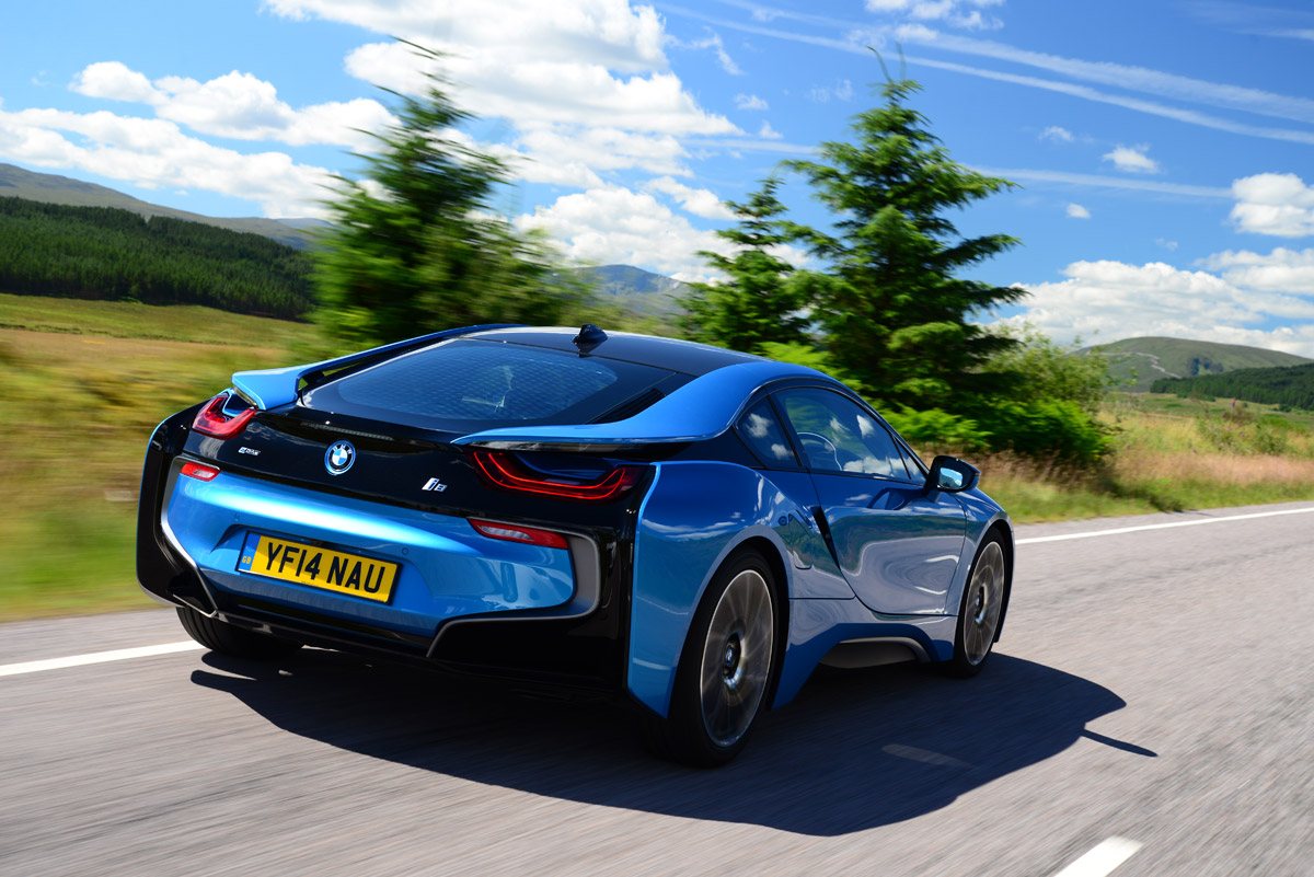 BMW i8 UK rear 2