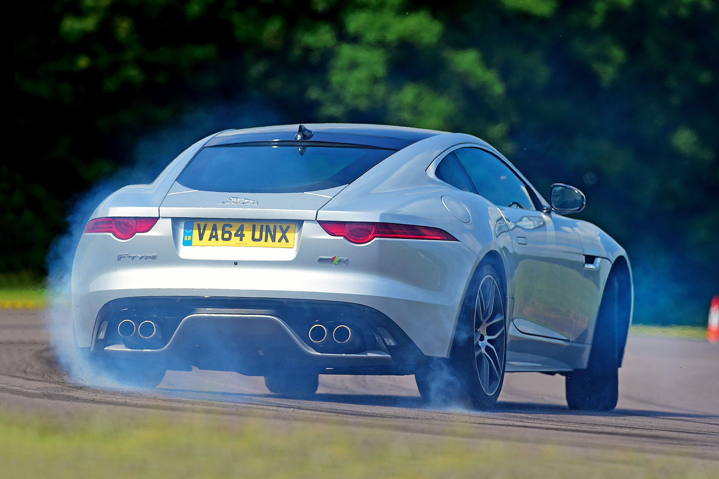 Jaguar F-Type R AWD Coupe - rear drift
