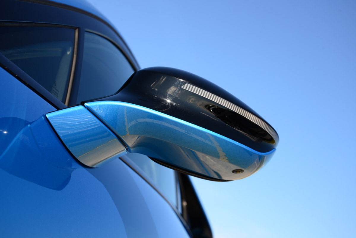 BMW i8 UK mirror