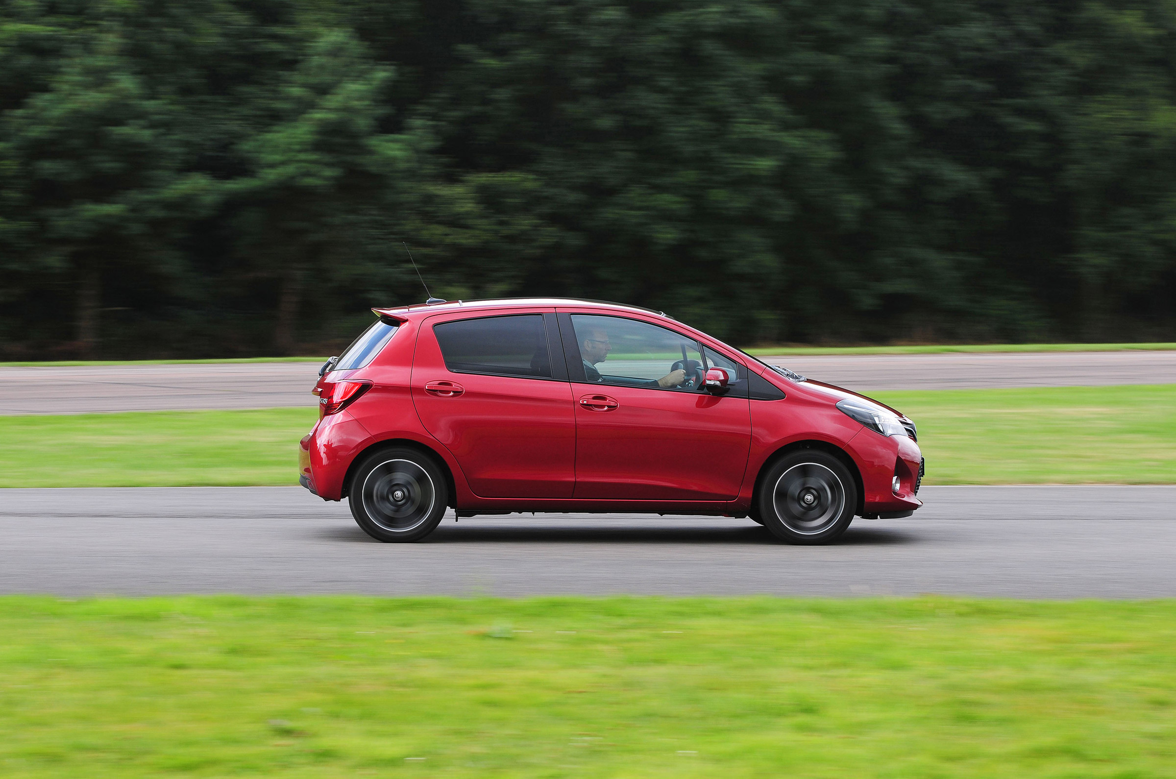 Toyota Yaris side action