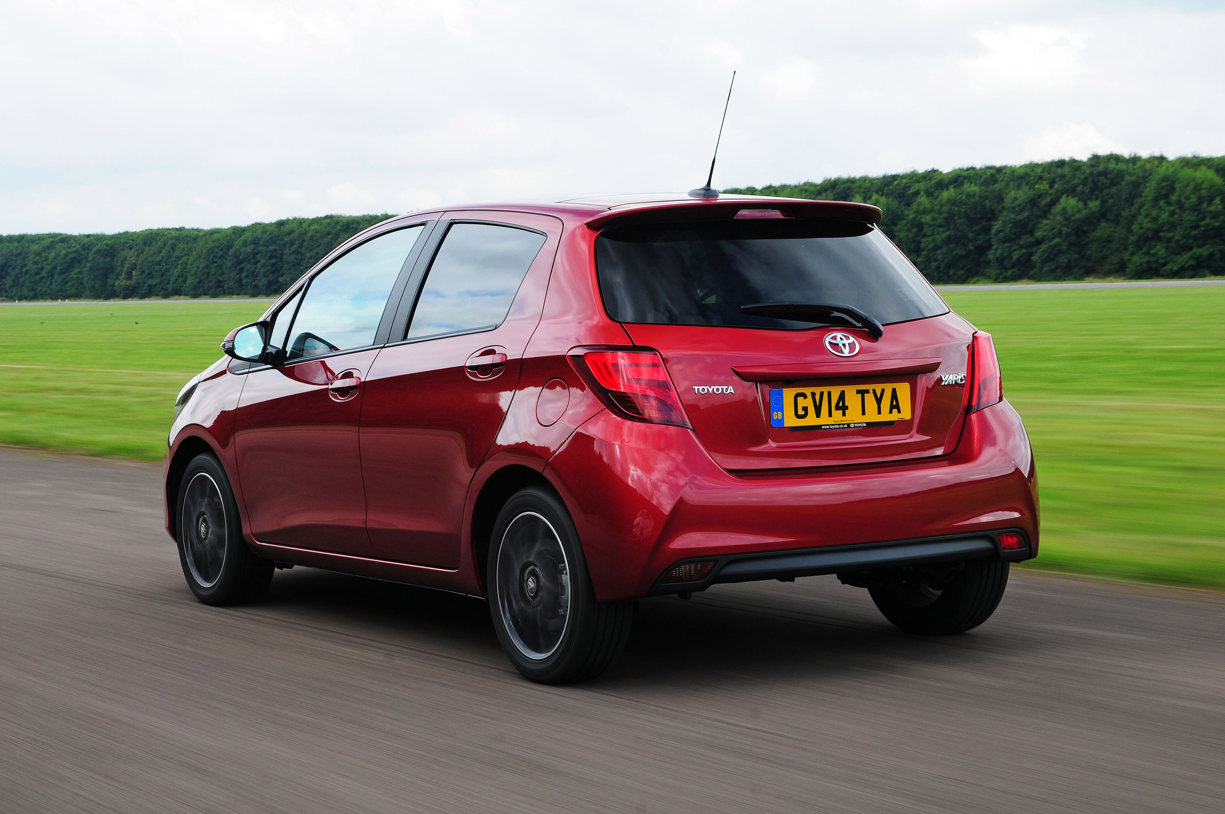 Toyota Yaris rear tracking