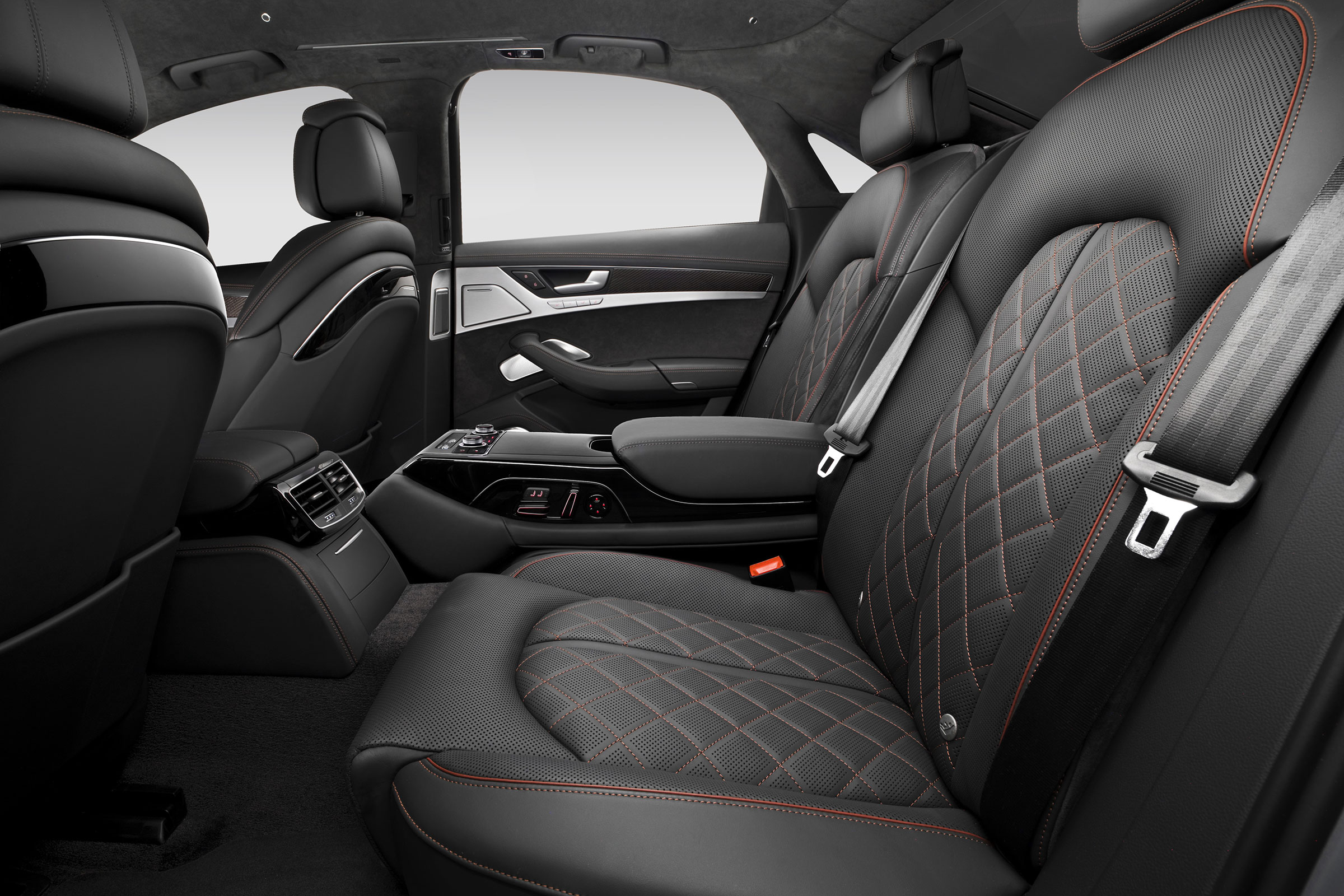 Audi S8 Plus - rear seats
