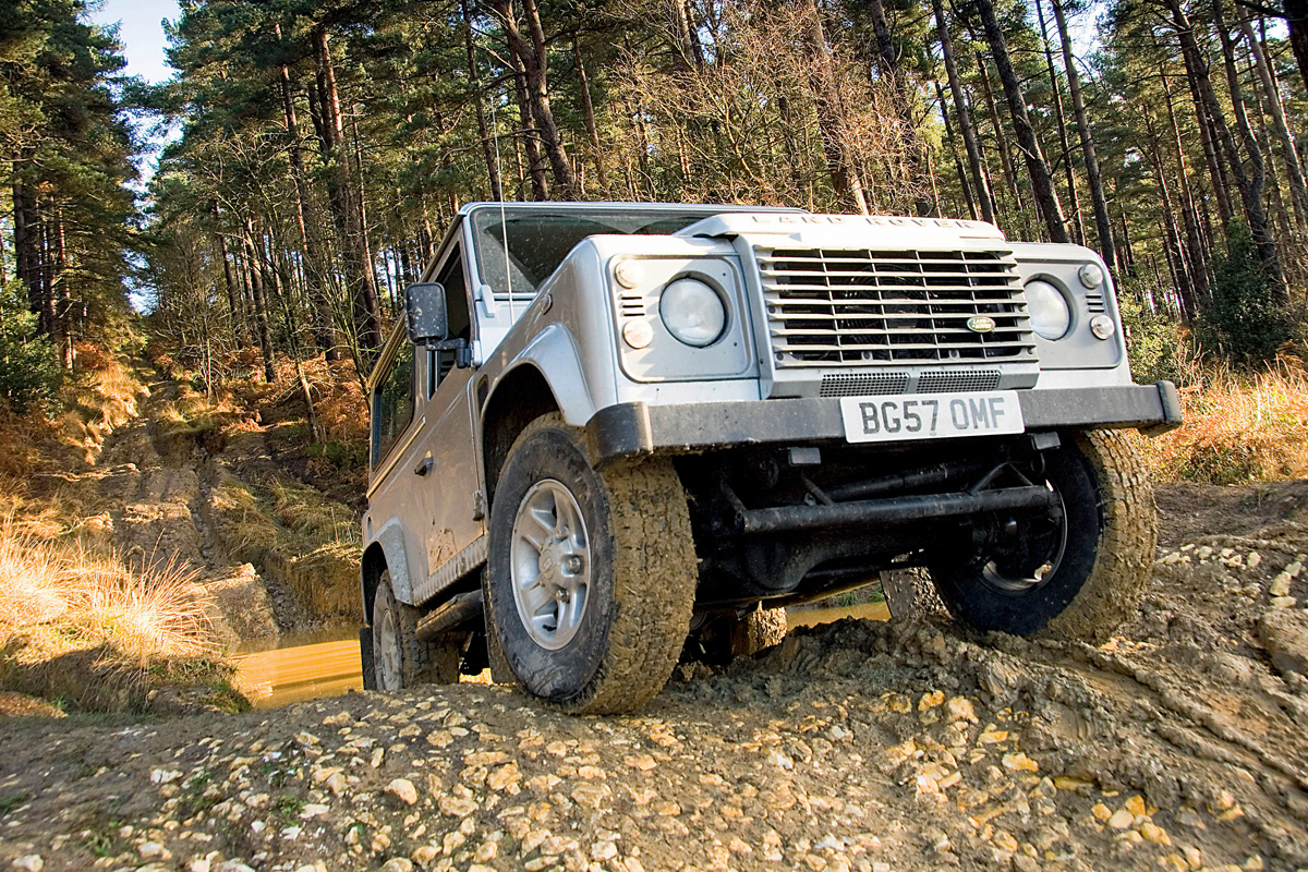 frontLand Rover Defender three-quarters