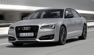 Audi S8 Plus - front action