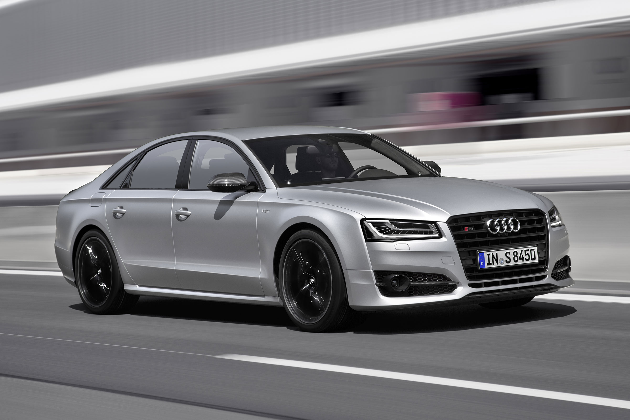 Audi S8 Plus - front driving