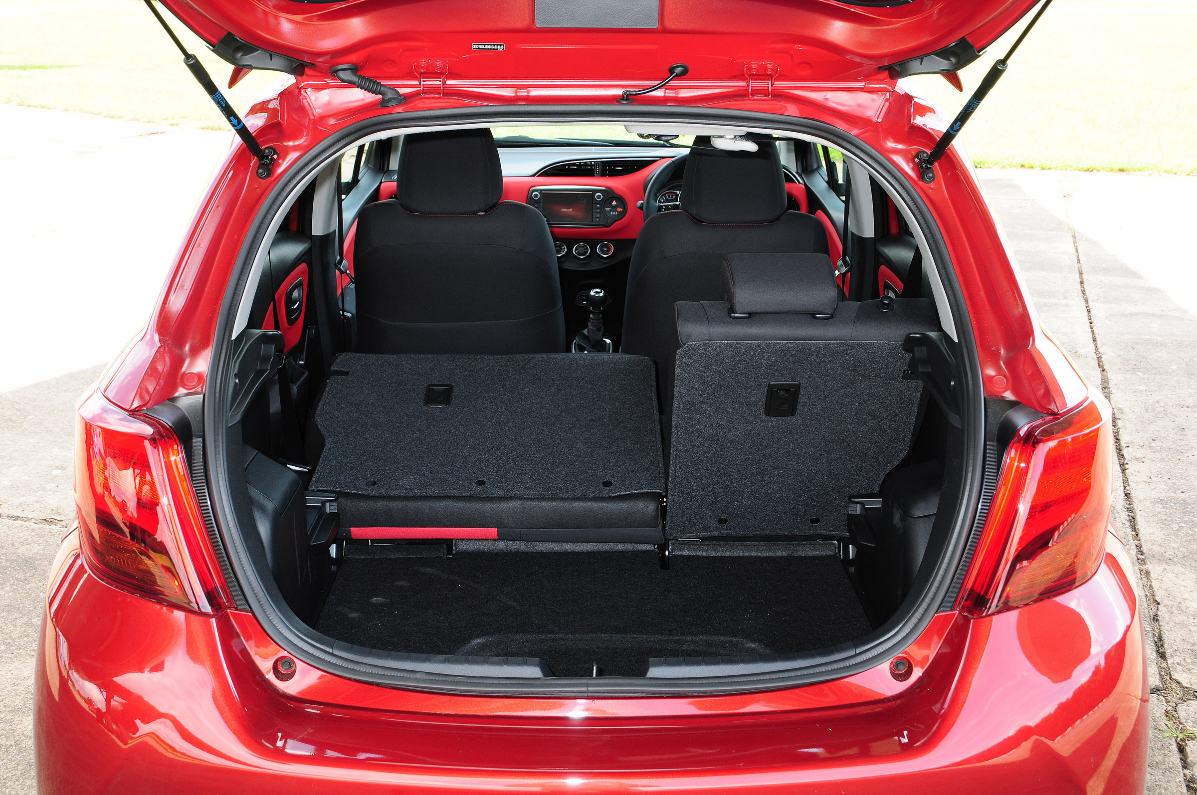 Toyota Yaris boot