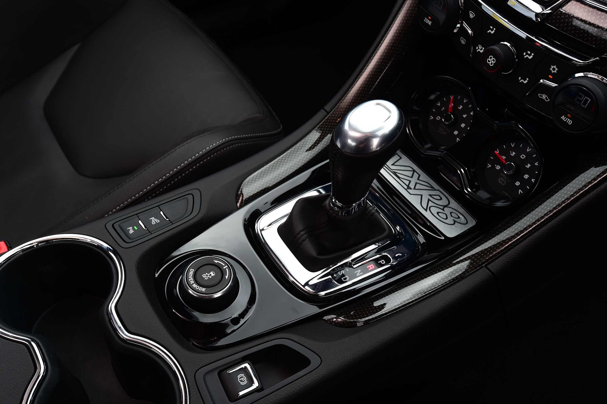 Vauxhall VXR8 GTS - centre console