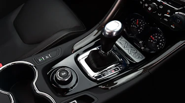 Vauxhall VXR8 GTS - centre console
