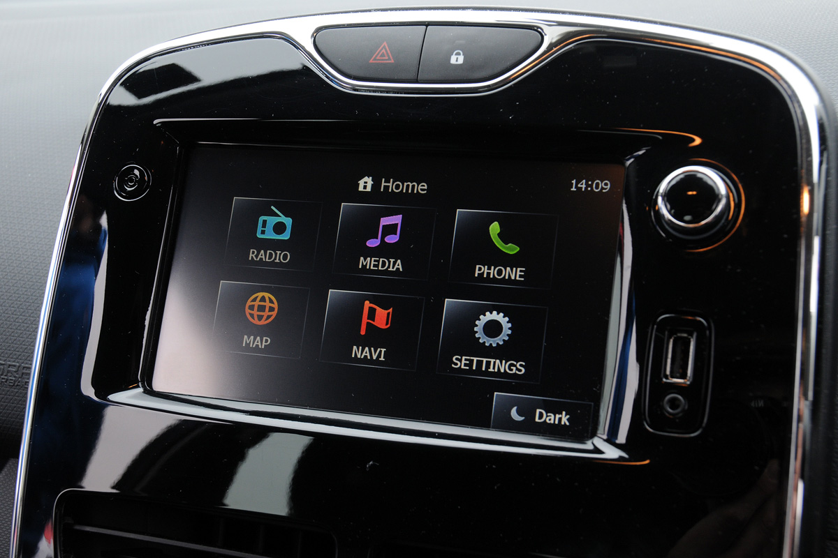 Renault Clio centre console
