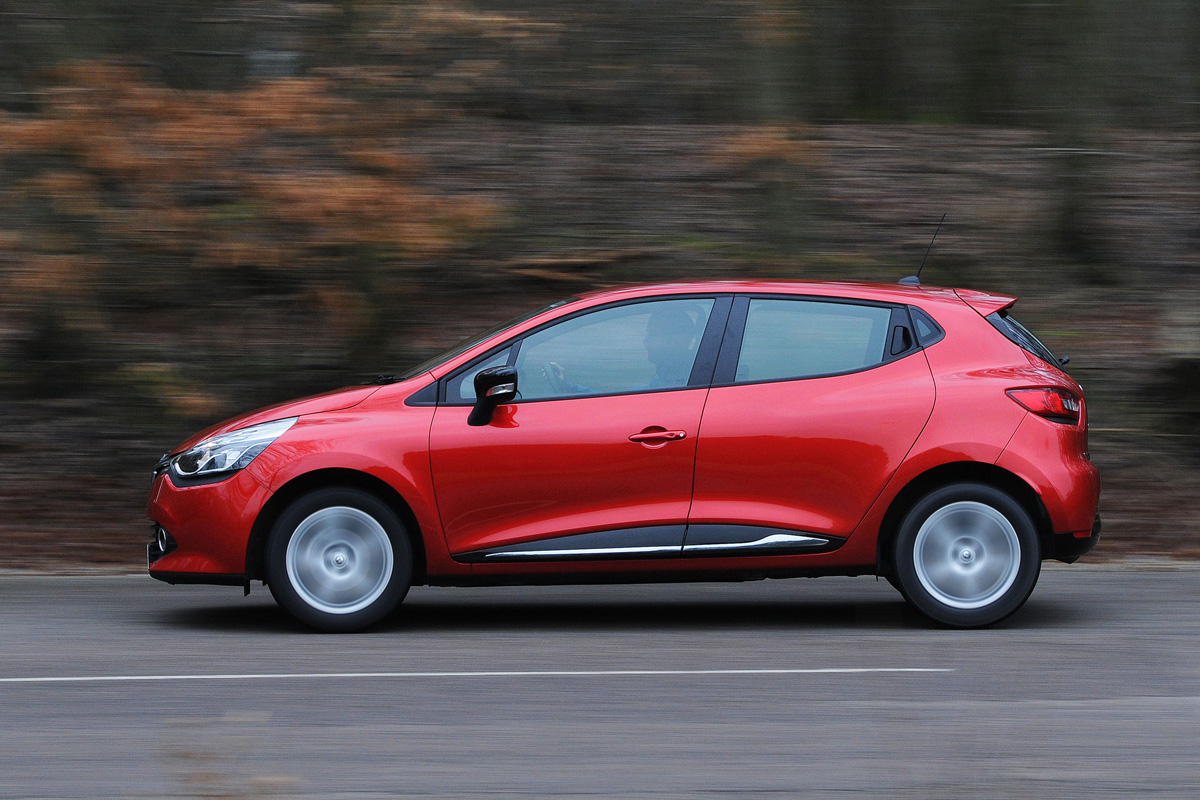 Renault Clio panning