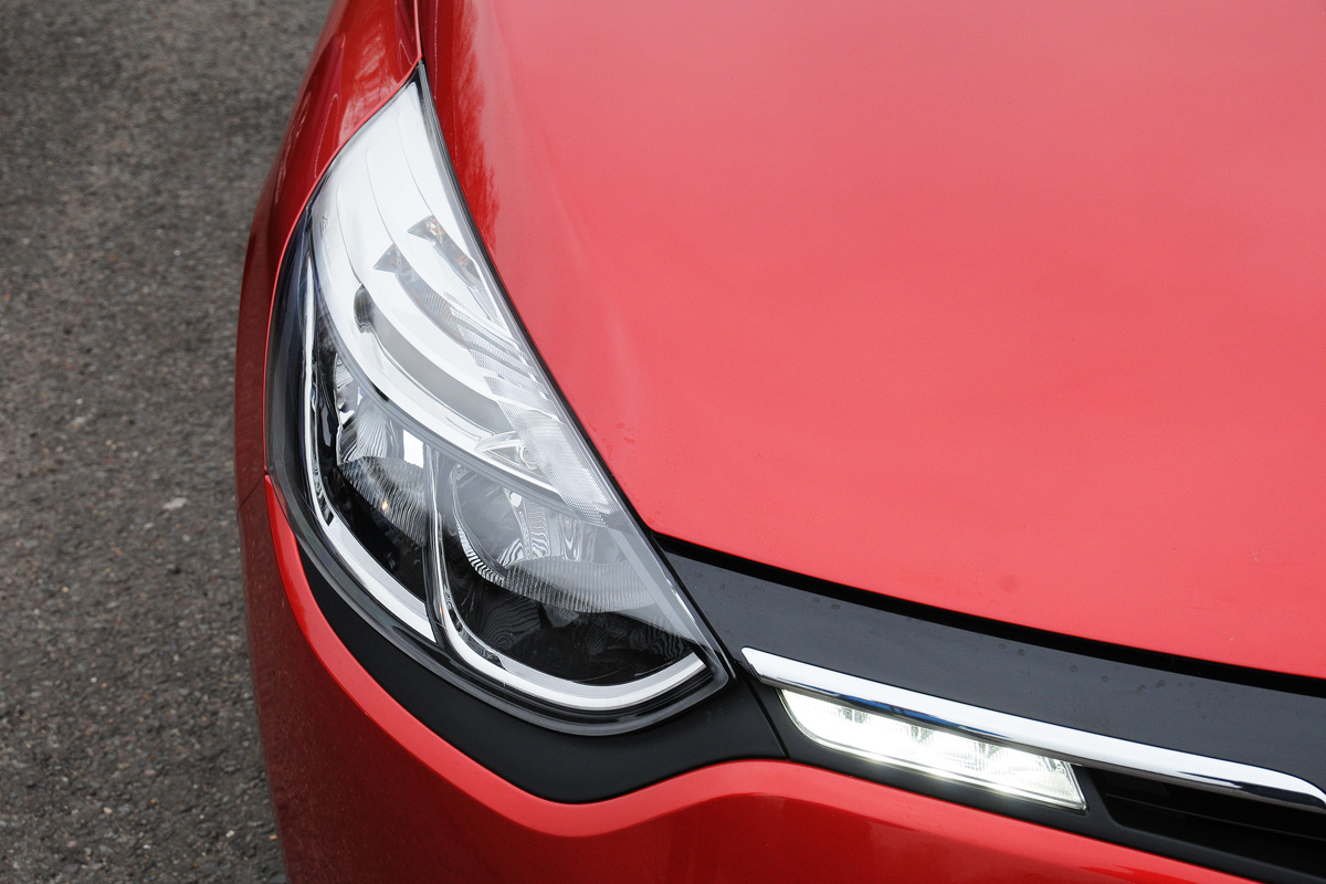 Renault Clio headlight