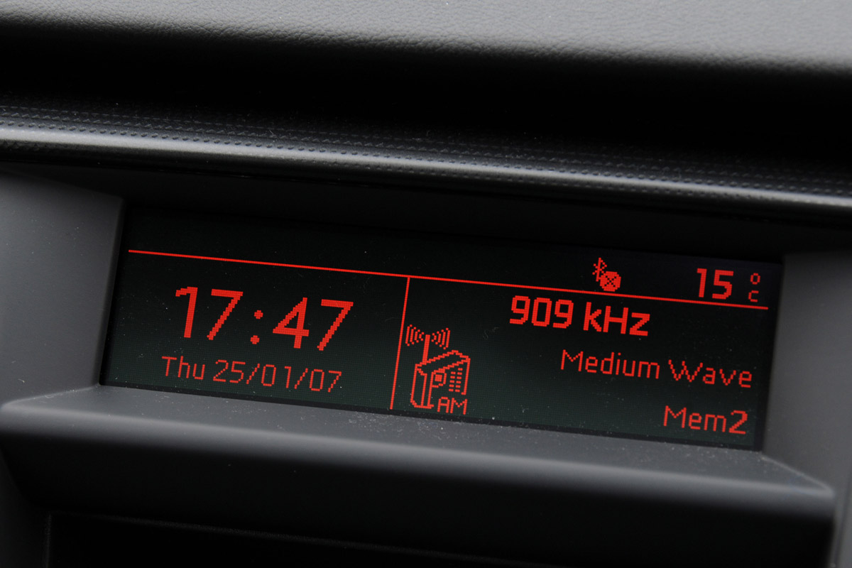 Peugeot 508 SW display