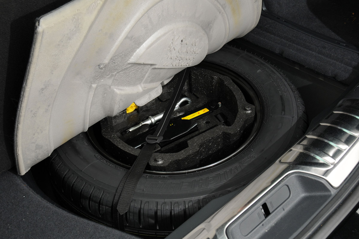 Peugeot 508 SW spare wheel