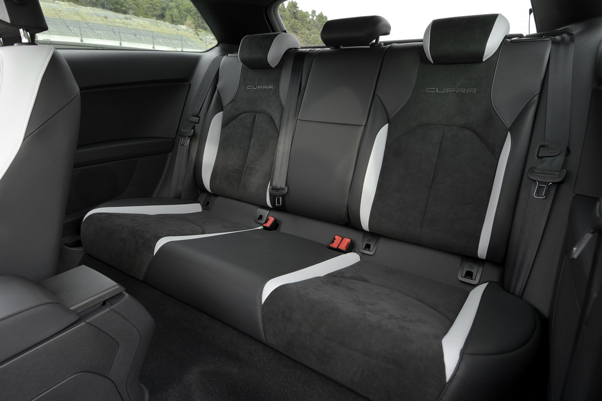 SEAT Leon Cupra SC rear seats