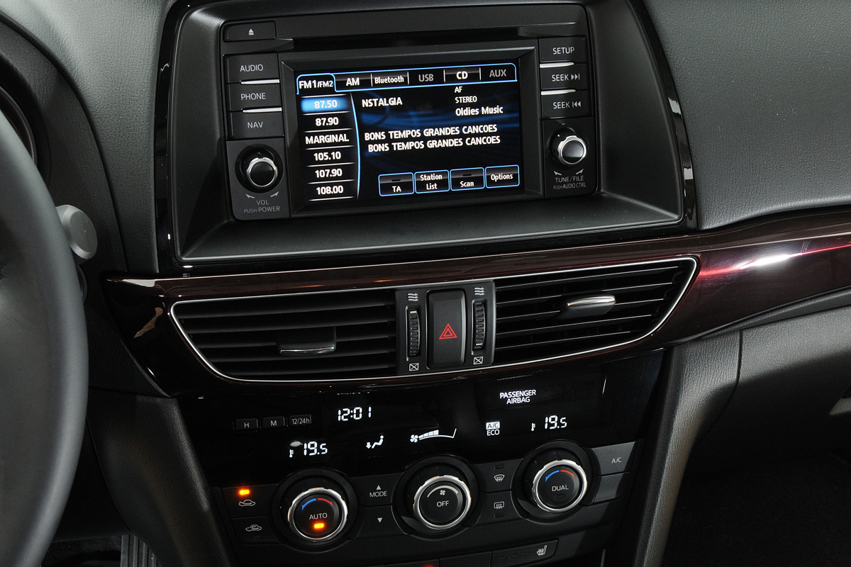 Mazda 6 automatic interior detail