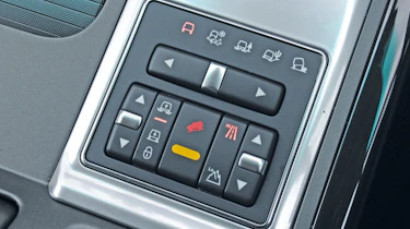 Range Rover MkIII interior detail