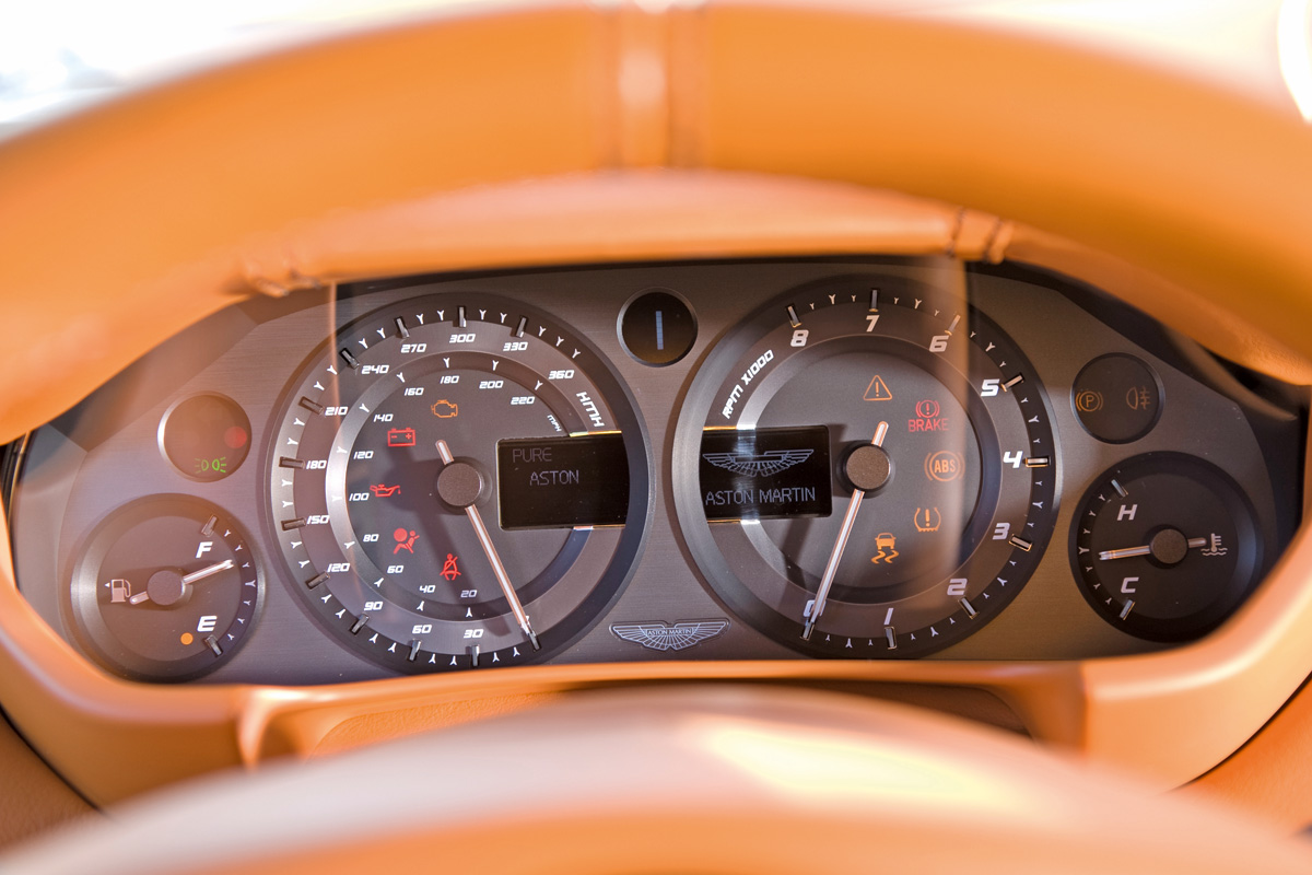 Aston Martin One-77 dials