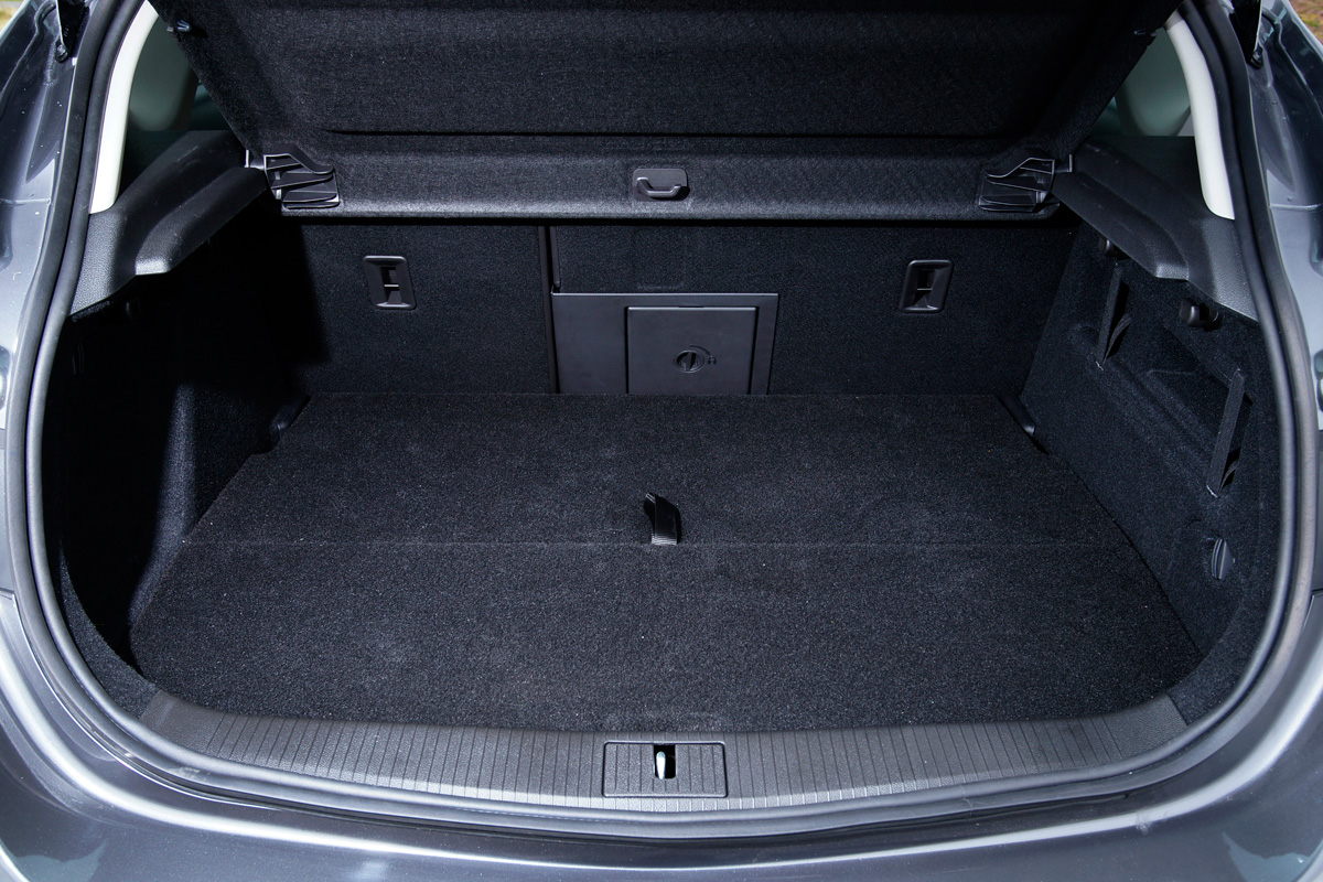 Vauxhall Astra boot