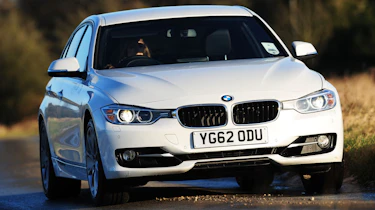 BMW 320i xDrive front cornering