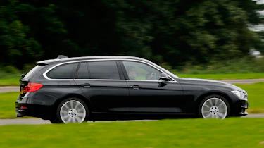 BMW 330d Touring panning