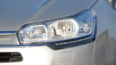 Citroen C5 headlight detail