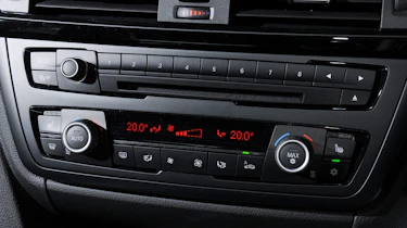 BMW 320d ED climate control detail